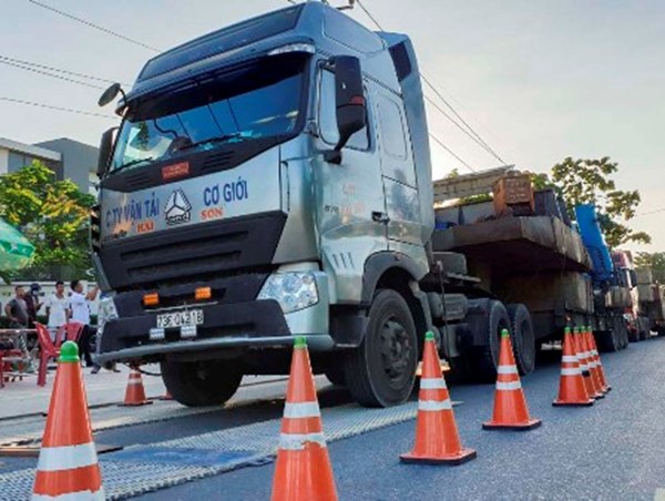 Tháng 10, hơn 500 lái xe bị tước bằng do chở quá tải
