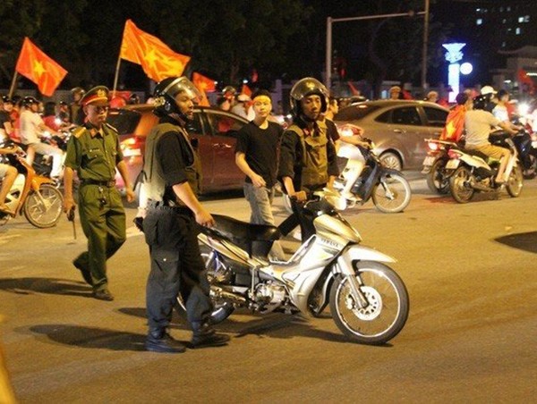 Hà Nội: Phân luồng từ xa, chống đua xe sau trận Việt Nam - UAE