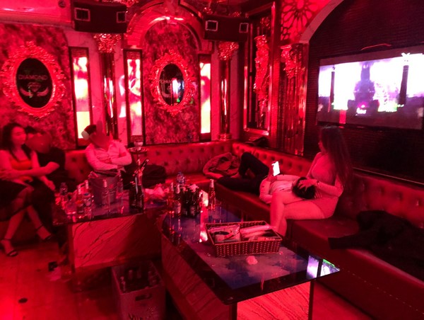 Quán Karaoke thách thức Chính quyền địa phương?