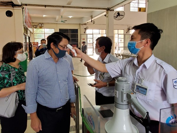 Kiểm tra công tác phòng dịch Covid-19 tại bến xe Mỹ Đình