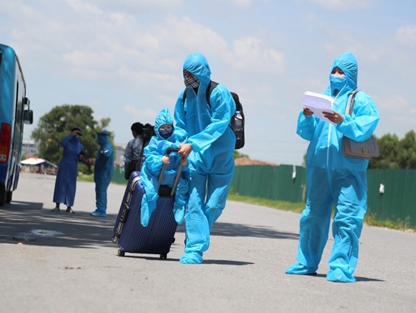 Hà Nội: Đón gần 300 công dân từ tâm dịch trở về