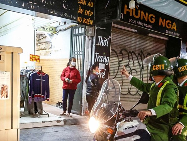 Công an quận Hoàn Kiếm: Tuyên truyền, vận động, giải quyết vi phạm nhằm thiết lập trật tự, kỷ cương văn minh đô thị trên địa bàn