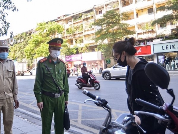 Quận Đống Đa: Ra quân xử lý nghiêm các trường hợp vi phạm quy định về trật tự đô thị trên địa bàn