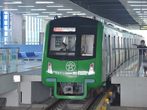 Tàu điện Cát Linh - Hà Đông: Đông khách không phải do vận may