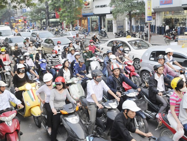 Lộ trình hạn chế xe máy đã quá dài