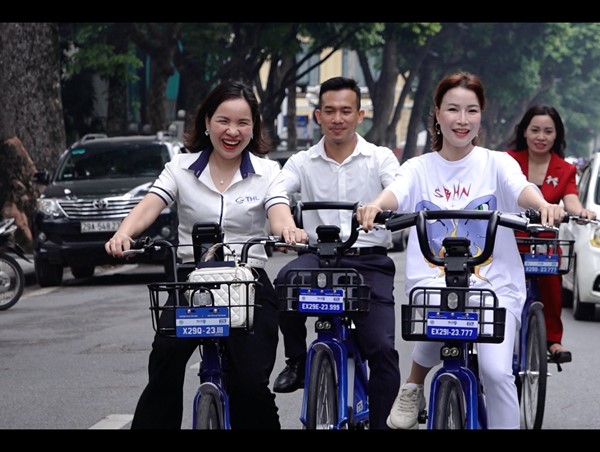 Người dân Thủ đô hào hứng với xe đạp công cộng 