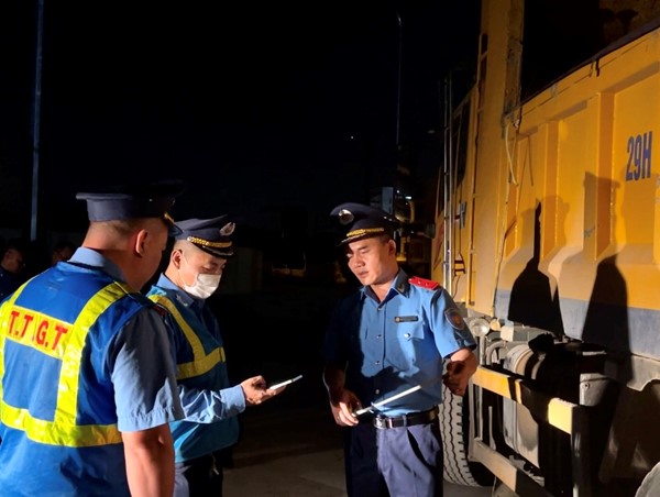 Xe quá khổ, quá tải câu giờ, né tránh kiểm tra