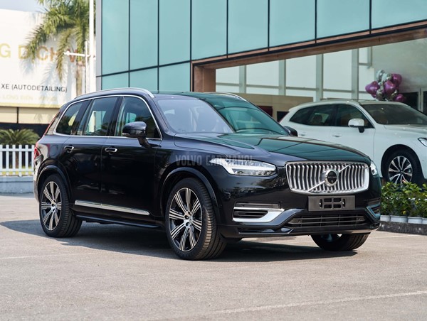 VOLVO XC90: Giành giải “Xe sang tiêu biểu cho gia đình”