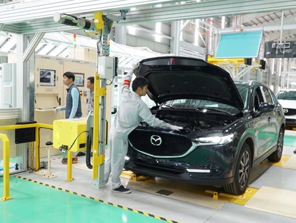 Từ 1/1/2024: Những chính sách ảnh hưởng đến ví tiền người mua ô tô, xe máy 