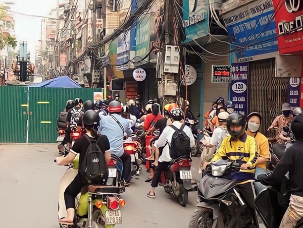 Cấm ô tô lưu thông trên đường Lương Thế Vinh vào giờ cao điểm