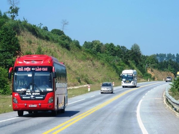 Cao tốc 2 làn xe chỉ có dải phân cách mềm?