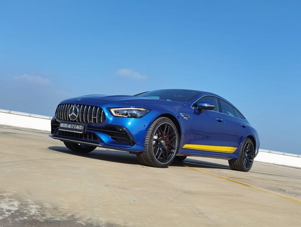 Giá ô tô giảm mạnh sau Tết Nguyên đán, Mercedes giảm hơn 700 triệu