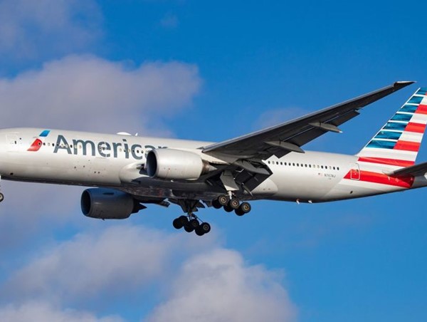 Máy bay Boeing hạ cánh khẩn cấp do sự cố kỹ thuật