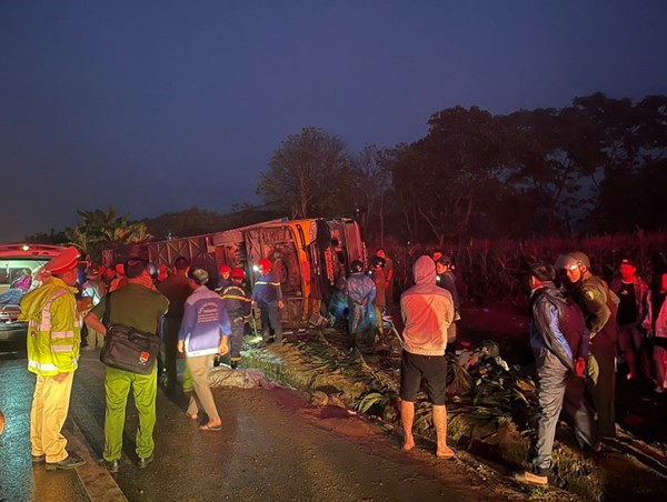 Thông tin mới vụ lật xe khách trên quốc lộ 1, đoạn qua Quảng Trị