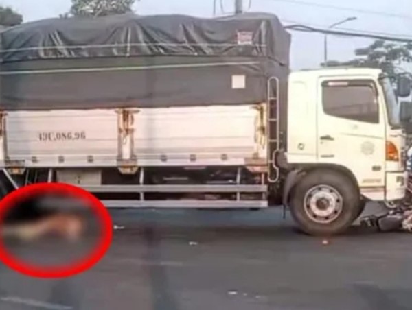 Tai nạn giao thông mới nhất 16/3/2024: Đâm vào xe tải, chị em ruột tử vong