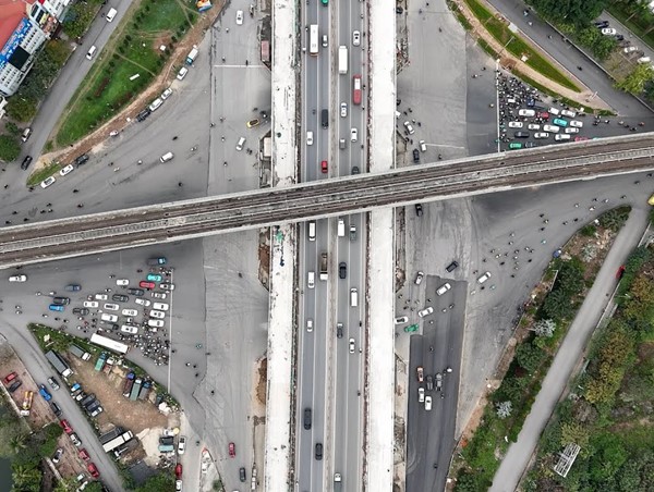 Hà Nội: cận cảnh 2 cầu vượt thép 340 tỷ đồng trước ngày thông xe