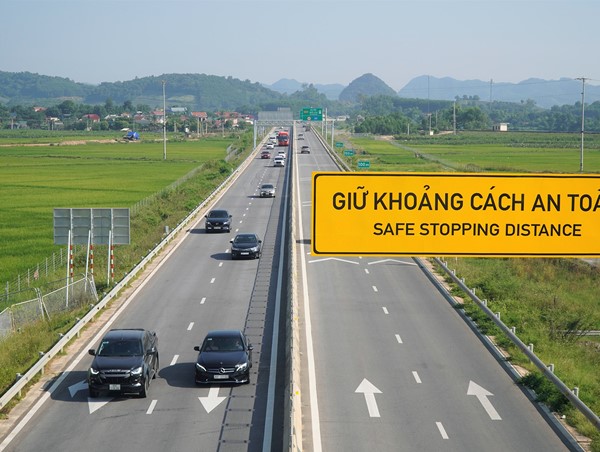 An toàn trên cao tốc: Đặt tính mạng người dân lên trên hết