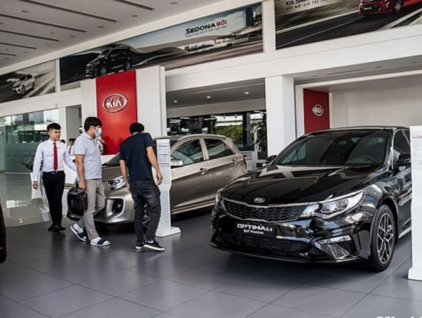 Nghịch lý xe cũ khó tìm mua, xe mới tung khuyến mãi
