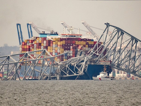 Vụ sập cầu Francis Scott Key: tìm thấy hai thi thể trên sông