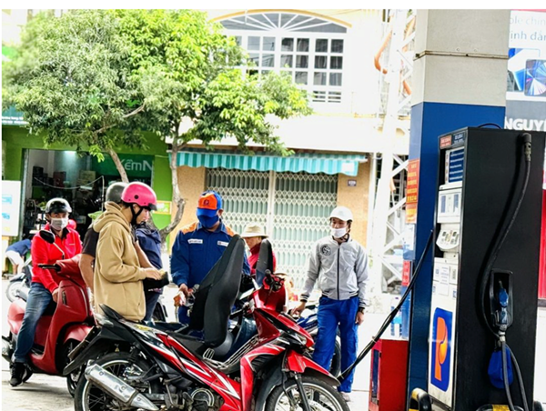 Chưa xuất hoá đơn bán lẻ xăng dầu, 100 cửa hàng có thể bị thu giấy phép