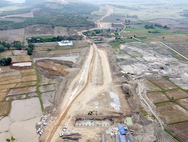 Cao tốc Khánh Hòa – Buôn Ma Thuột, nhà thầu đợi mặt bằng