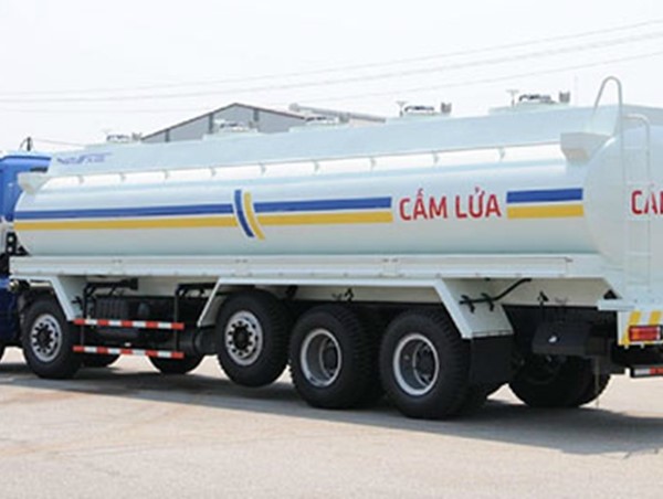 Vận chuyển hàng hóa nguy hiểm phải có biểu trưng nhận dạng