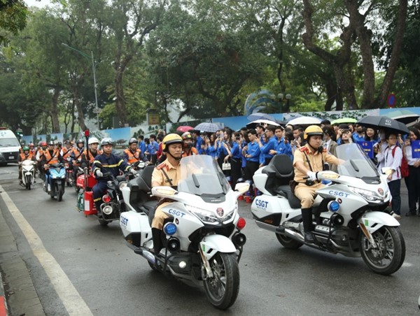 Thanh niên Hà Nội hưởng ứng “Năm an toàn giao thông 2024”
