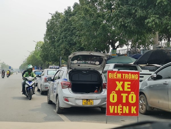 Cấp phép trông giữ xe để chấm dứt lộn xộn trên đường Phạm Tu