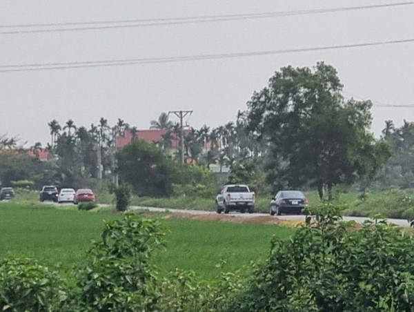 Hải Phòng dựng barie kiên cố hạn chế phương tiện tránh trạm thu phí QL10