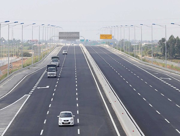 TP Hà Nội tăng cường hợp tác về giao thông vận tải với tỉnh Hoà Bình