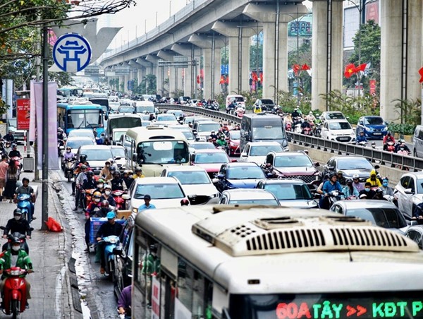 Hà Nội nỗ lực xóa bỏ các điểm đen ùn tắc giao thông