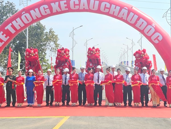 Thông xe cầu Châu Đốc, rút ngắn thời gian Đồng Tháp đi Kiên Giang