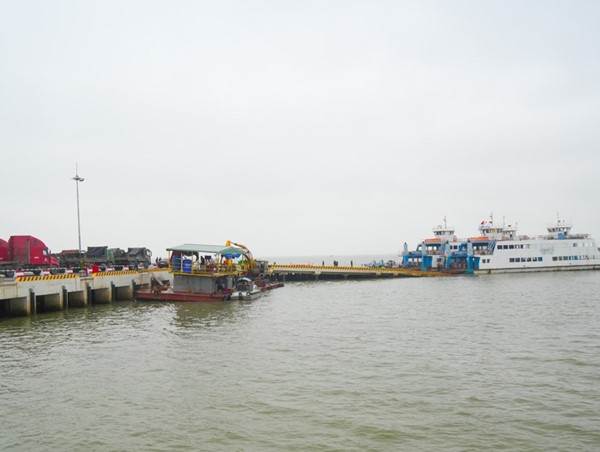 Hải Phòng tạm dừng xe ô tô qua phà Đồng Bài dịp lễ 30/4 và 1/5