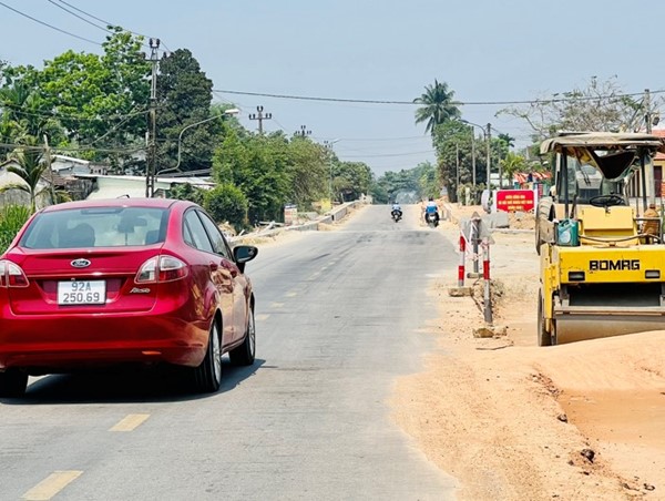 Dự án cải tạo quốc lộ 14E chậm tiến độ vì vướng giải phóng mặt bằng