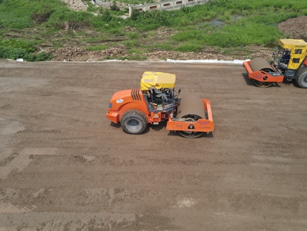 Hàng trăm công nhân thi công Vành đai 4 xuyên kỳ nghỉ lễ