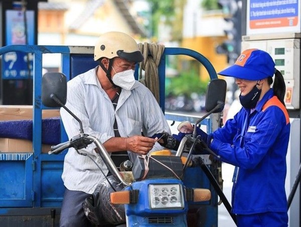 Giá xăng Ron 95 tăng nhẹ từ chiều 2/5