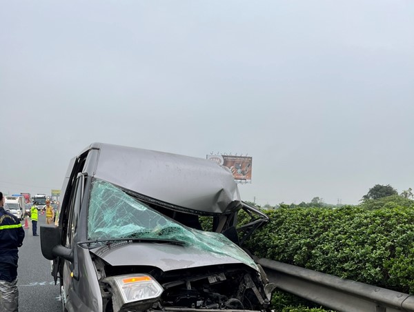 Công an Thường Tín kịp thời cứu lái xe vụ tai nạn trên đường cao tốc