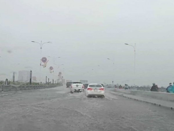 Chủ đầu tư lý giải nguyên nhân ngập cầu Vĩnh Tuy 2