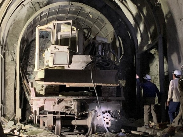 Sạt lở hầm đường sắt Chí Thạnh: huy động 50 công nhân, kỹ sư thông hầm