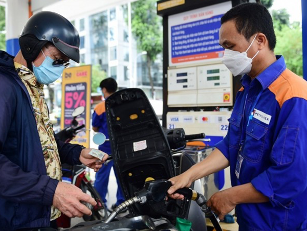 Giá xăng tăng từ chiều 23/5