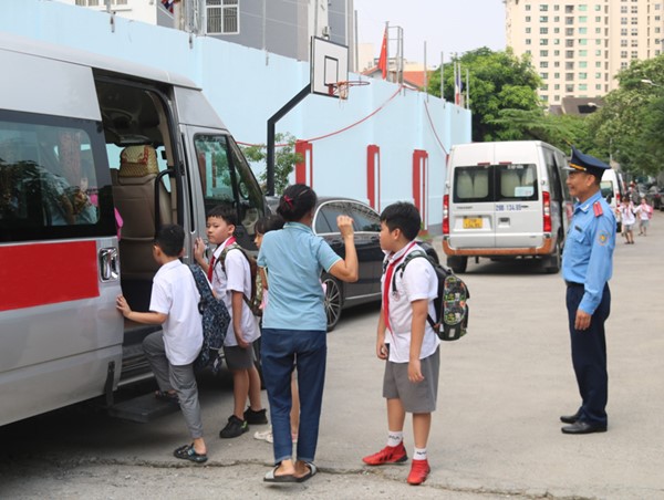 Xe đưa đón học sinh: trả giá đắt mới được quan tâm đúng mức