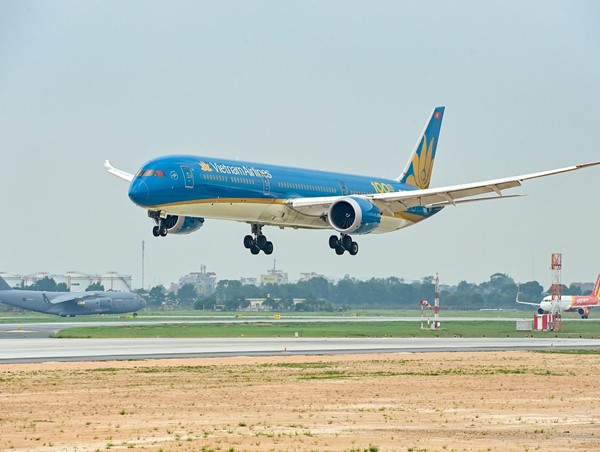 Giá vé máy bay nội địa tiếp tục hạ nhiệt 