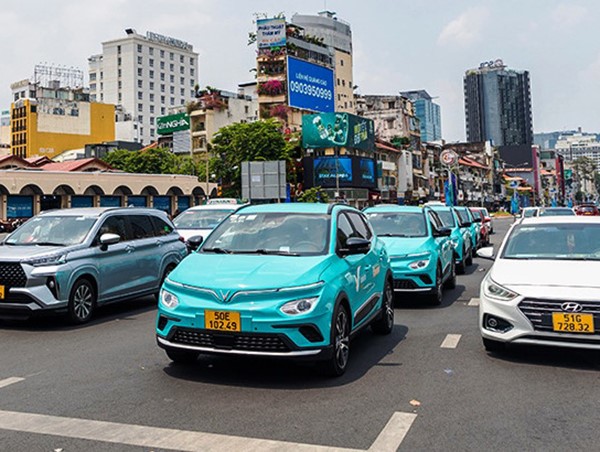 Hỗ trợ doanh nghiệp kinh doanh taxi chuyển đổi sang xe điện