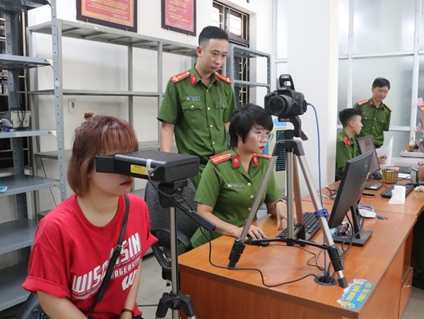 Huyện Chương Mỹ tạo thuận lợi cho người dân đến đăng ký cấp căn cước theo luật mới