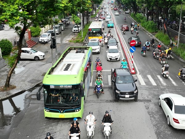 Đưa phương tiện xanh thay xe dùng nhiên liệu hóa thạch