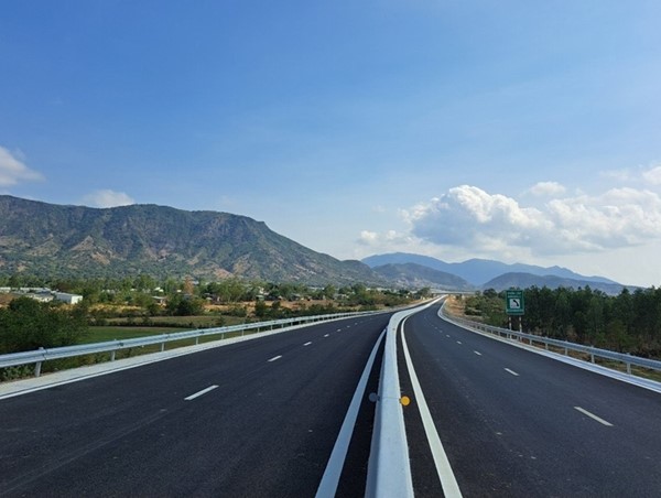 Hoàn thành thêm 1.200 km cao tốc vào năm 2025