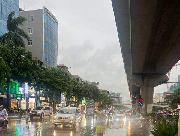 Hà Nội: Khu vực ngập sâu, cây đổ do bão Yagi có thể tạm cấm lưu thông