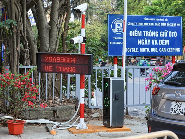 Hà Nội: Thiếu ứng dụng thu phí không tiền mặt sẽ không được cấp phép trông giữ xe