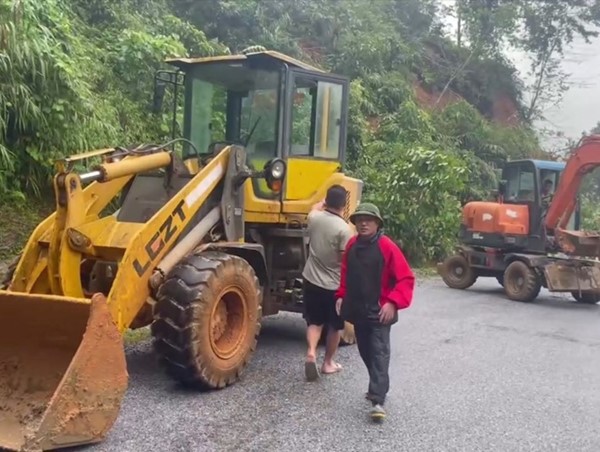 Vụ 2 ô tô bị lũ cuốn tại Cao Bằng: 8 người thương vong, khoảng 4 người mất tích