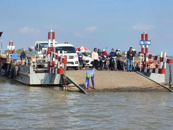 Thái Bình khôi phục hoạt động giao thông đường thủy, bến khách ngang sông sau lũ